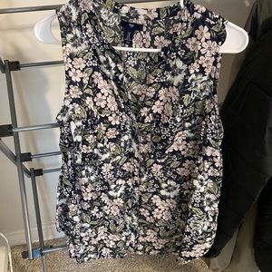Gap medium sleeveless top